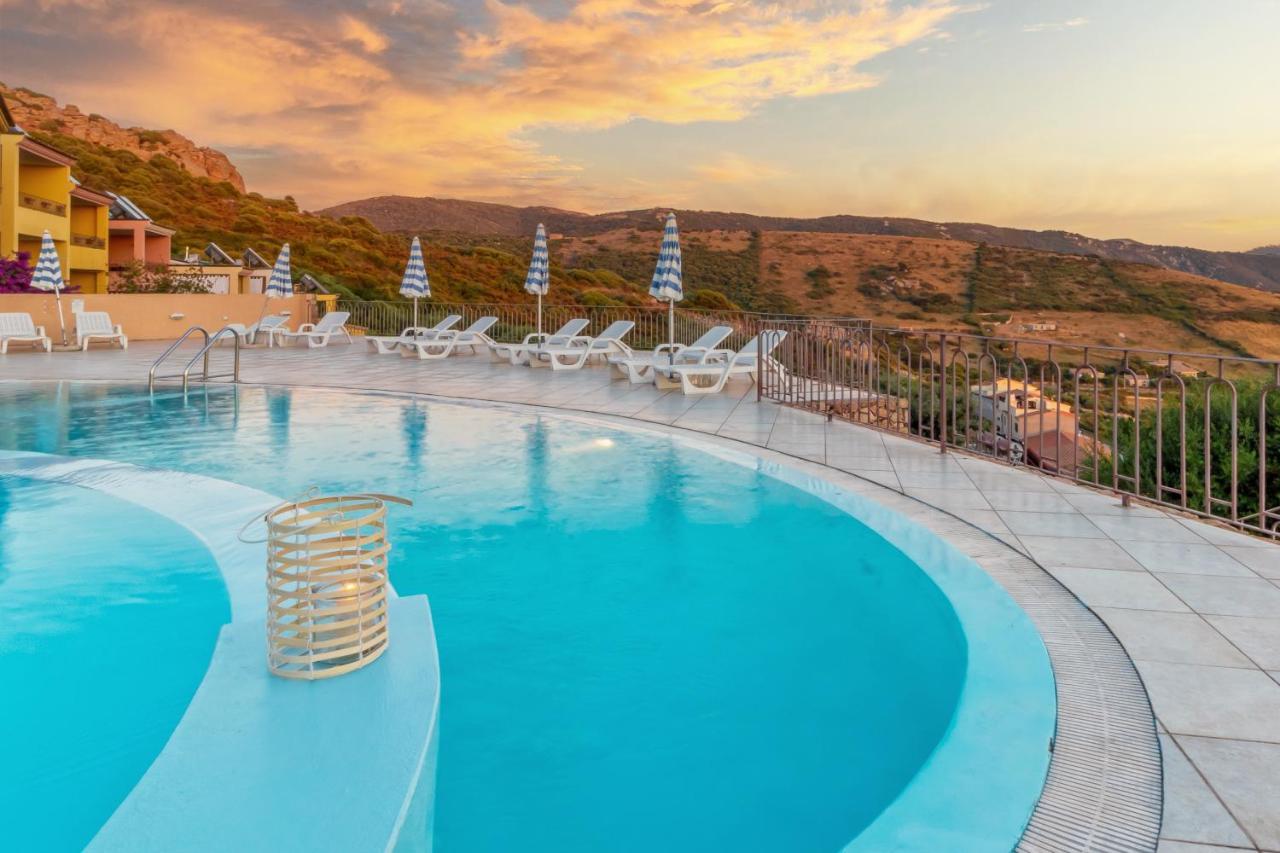 Residence Pala Stiddata With Panoramic Swimming Pool Trinita d'Agultu e Vignola Exterior photo